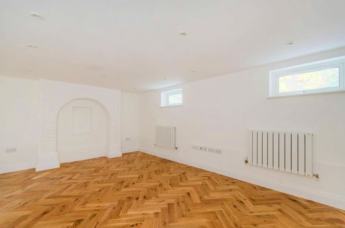 2 Bedroom Flat To Rent In Creffield Road, Ealing, London, W5