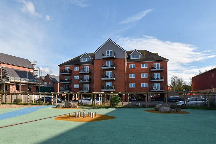 2 Bedroom Flat For Sale In Mill Hall, Aylesford, ME20