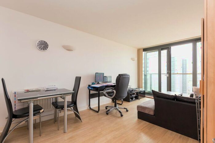 1 Bedroom Apartment To Rent In Elektron Tower, Blackwall Way, London, E14