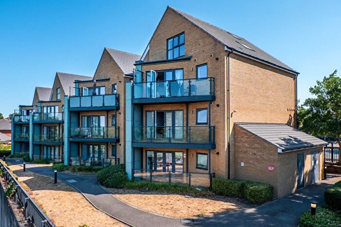 2 Bedroom Flat For Sale In Gatehouse View, Greenhithe, DA9