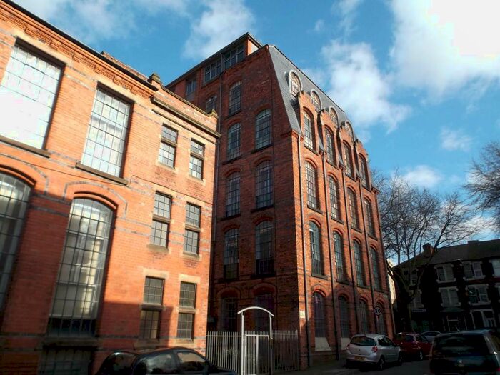 1 Bedroom Flat To Rent In Bedroom Property In Hartley Road, Nottingham, NG7