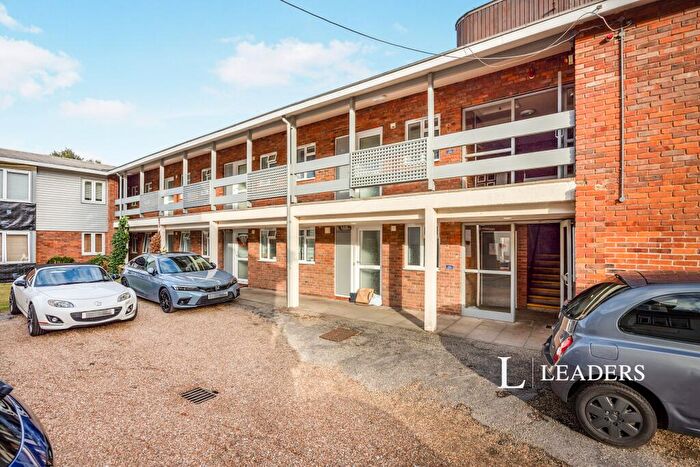 1 Bedroom Flat To Rent In Mathon Court, Guildford, GU1