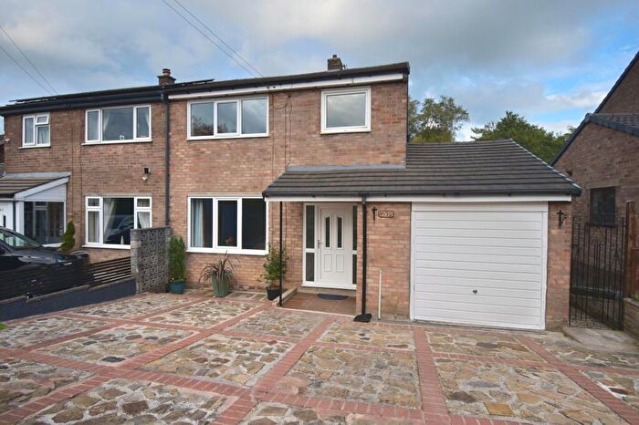 3 Bedroom Semi Detached House For Sale In High Hill Road, New Mills, SK22