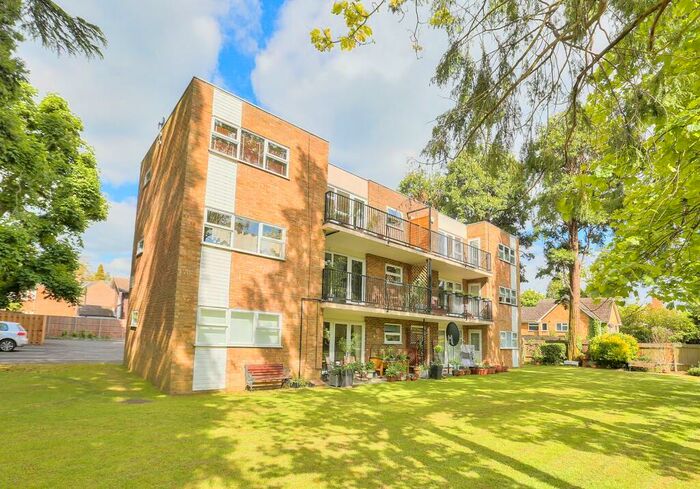 2 Bedroom Apartment To Rent In Ferndale, Luton Road, Harpenden, Hertfordshire, AL5
