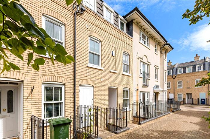 4 Bedroom Terraced House For Sale In St. Matthews Gardens, Cambridge, CB1