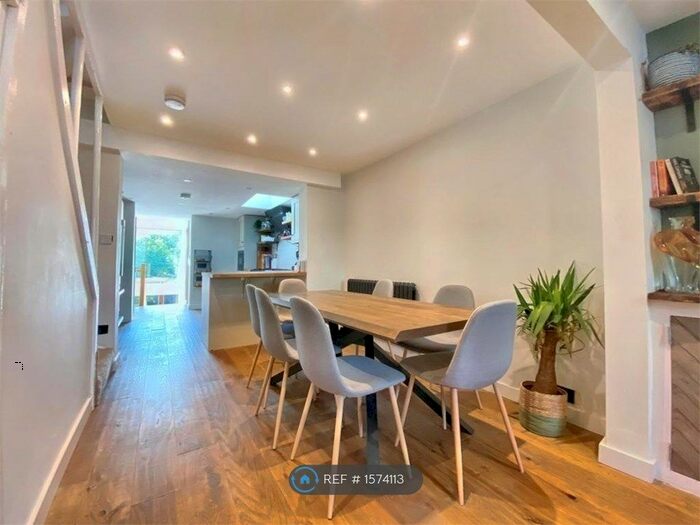 2 Bedroom End Of Terrace House To Rent In Harefield Road, Uxbridge, UB8