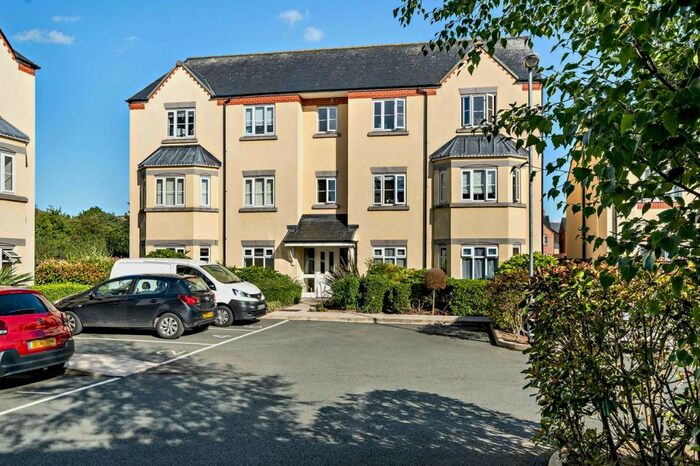 2 Bedroom Apartment For Sale In Stryd Y Wennol, Ruthin, LL15