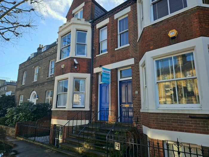 Flat To Rent In Flat, Newmarket Road, Cambridge, CB5