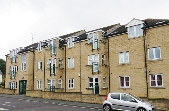 2 Bedroom Flat To Rent In Cranmer Road, Bradford, BD3