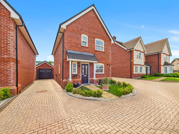 3 Bedroom Detached House For Sale In Moor Close, Chinnor, Oxfordshire, OX39