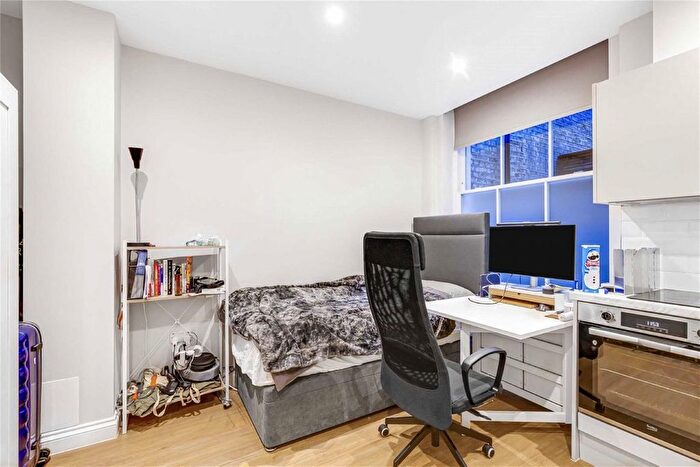 Studio To Rent In Glendower Place, London, SW7