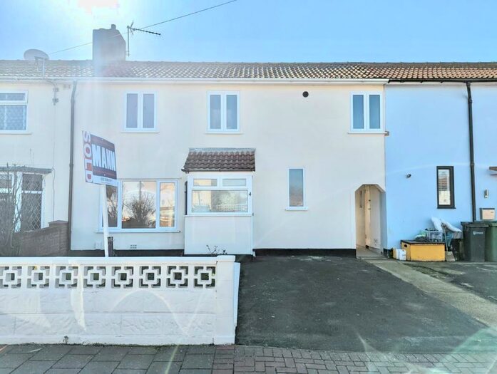 3 Bedroom House To Rent In Harbour Way, Portsmouth, PO2