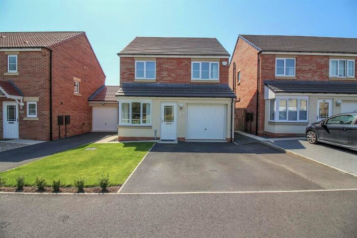 3 Bedroom Detached House To Rent In Stonecrop Drive, Five Mile Park, NE13