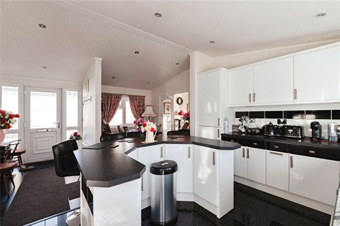3 Bedroom Property For Sale In Palm Court, Wickford, Essex, SS11