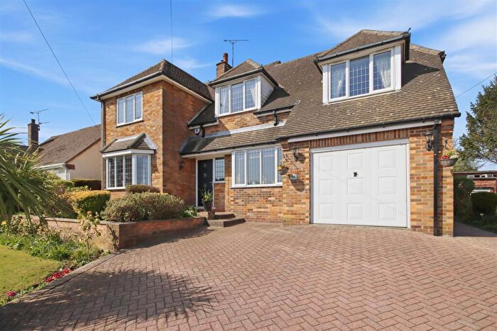 4 Bedroom Detached House For Sale In Nethermoor Road, New Tupton, Chesterfield, S42