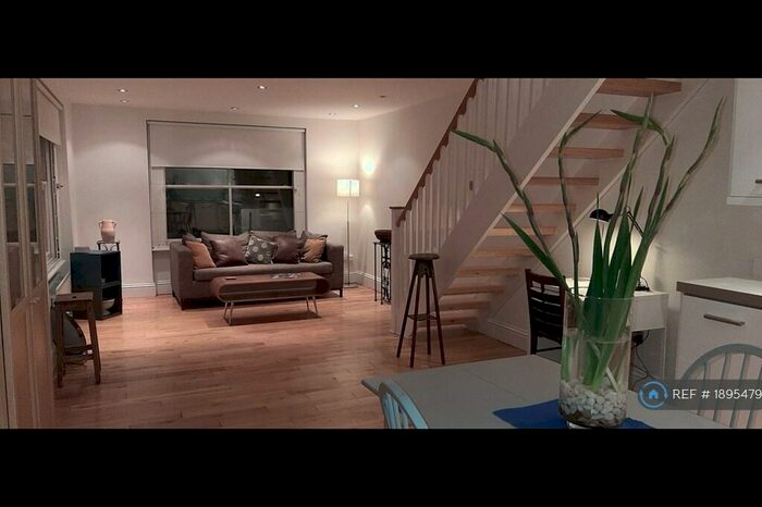 2 Bedroom Maisonette To Rent In Elmore Street, London, N1