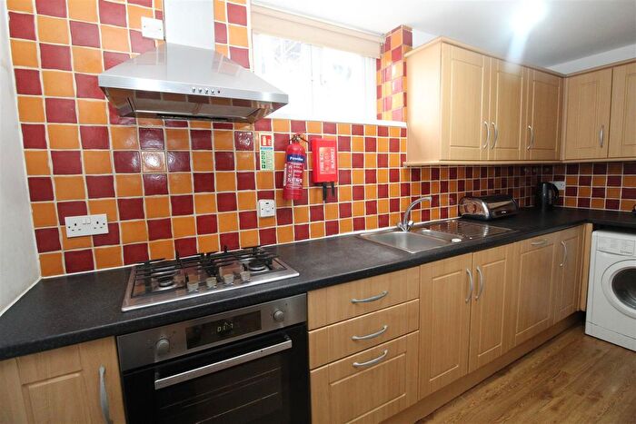5 Bedroom Flat To Rent In Miskin Street, Cathays, Cardiff, CF24