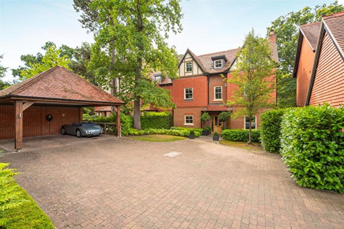 5 Bedroom Detached House For Sale In Queensbury Gardens, Ascot, SL5