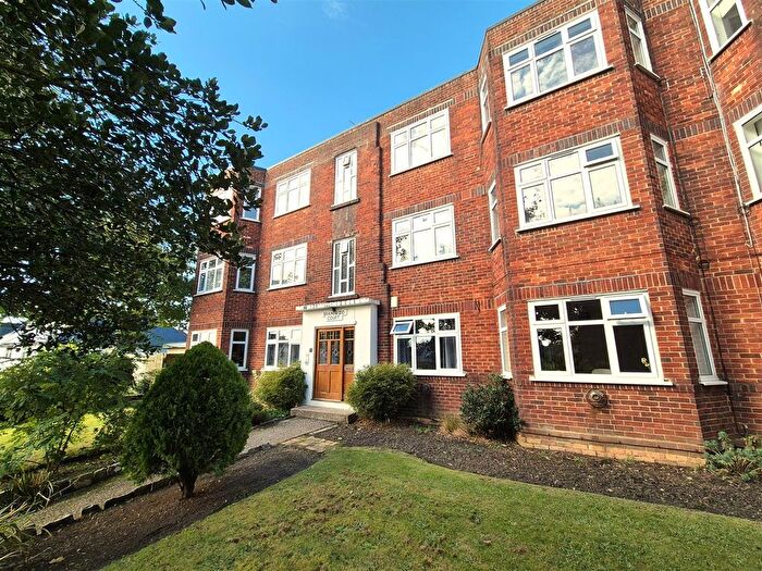 2 Bedroom Flat To Rent In Glenair Avenue, Parkstone, Poole, BH14