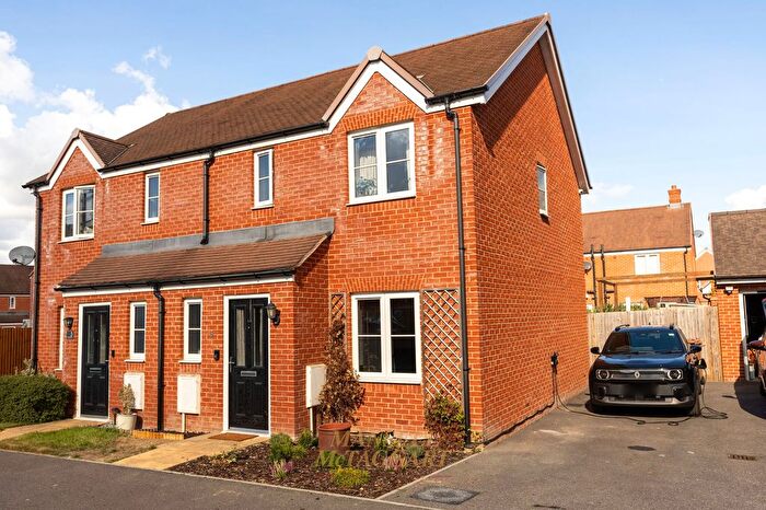 3 Bedroom Semi Detached House For Sale In Campbell Grove, Horley, RH6
