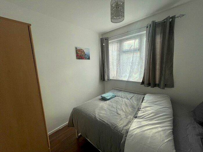 Property To Rent In Salmon Lane, London, E14
