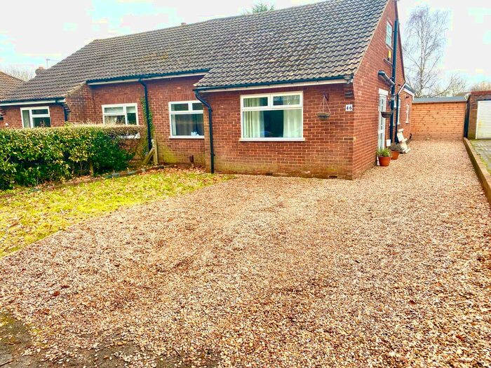 5 Bedroom Semi-Detached Bungalow To Rent In Pooleys Lane, Hatfield, AL9