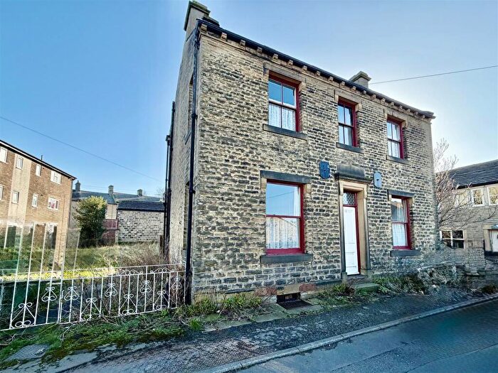3 Bedroom Detached House For Sale In Mill Moor Road, Meltham, Holmfirth, HD9