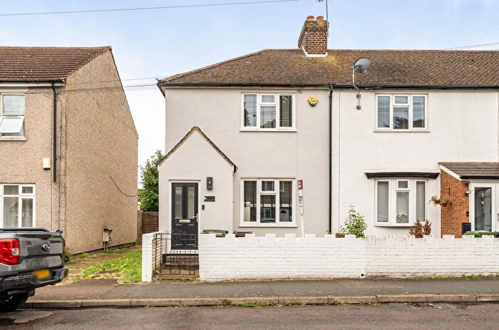 3 Bedroom End Of Terrace House For Sale In Eglinton Road, Swanscombe, Kent, DA10