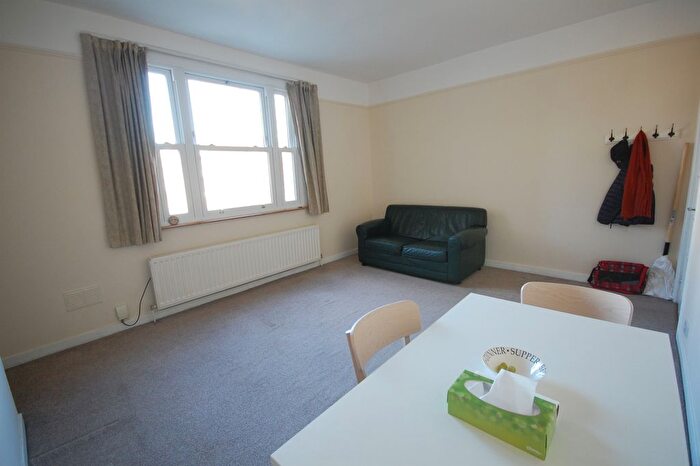 2 Bedroom Flat To Rent In Brooks Road, London, W4