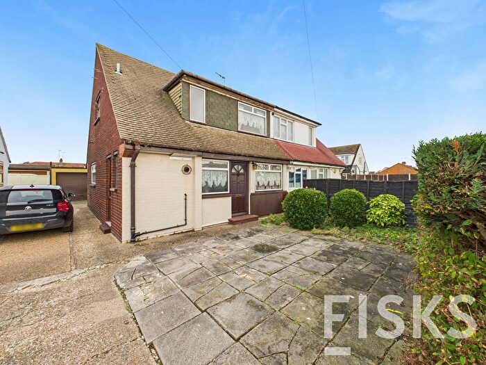 3 Bedroom Semi-Detached House For Sale In Maple Way, Canvey Island, SS8