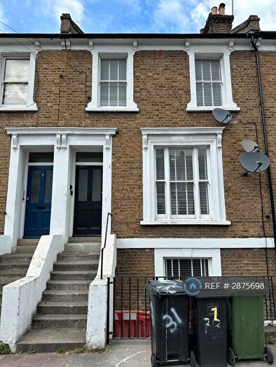 3 Bedroom Flat To Rent In St. Stephens Grove, London, SE13