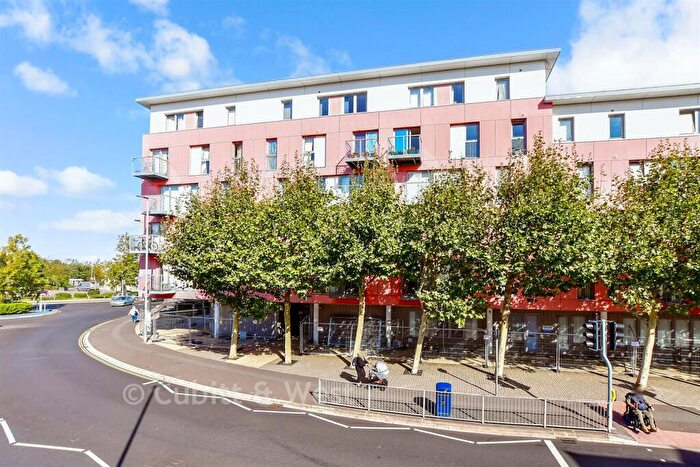 2 Bedroom Apartment For Sale In Goldsmith Avenue, Southsea, Hampshire, PO4