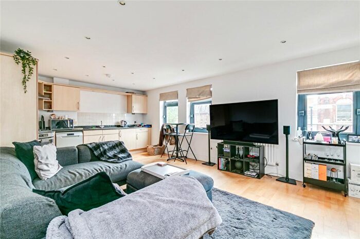 2 Bedroom Apartment To Rent In Battersea Rise, SW11
