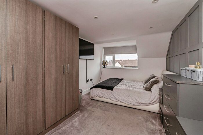 3 Bedroom Terraced House For Sale In Salesbury Drive, Billericay, Essex, CM11