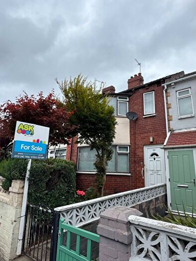 3 Bedroom Terraced House For Sale In Mexborough Street, Leeds, LS7