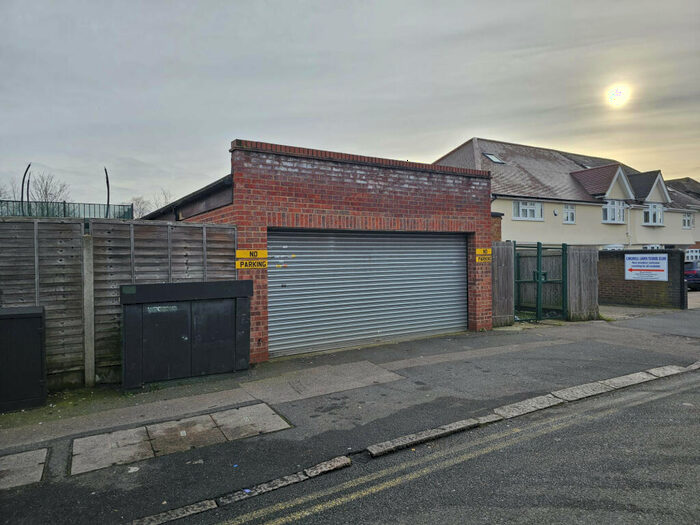 Garage / Parking To Rent In Manor Road, Chigwell, Essex, IG7