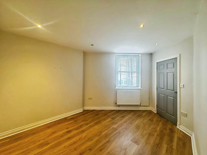 1 Bedroom Flat To Rent In Kingsway, Bedford, MK42