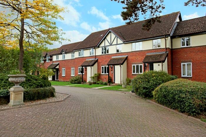 3 Bedroom Terraced House To Rent In Helston Lane, Windsor, SL4