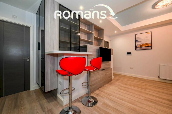 2 Bedroom Apartment To Rent In Dukes Ride, Crowthorne, RG45