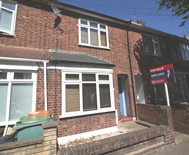 2 Bedroom Terraced House For Sale In Pulleyns Avenue, London, E6