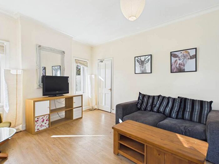 4 Bedroom Apartment To Rent In Niddrie Mains Road, Edinburgh, Midlothian, EH16
