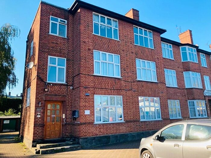 2 Bedroom Flat To Rent In St. Margarets Road, Edgware, HA8