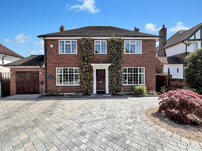 6 Bedroom Detached House For Sale In Croham Manor Road, South Croydon, CR2