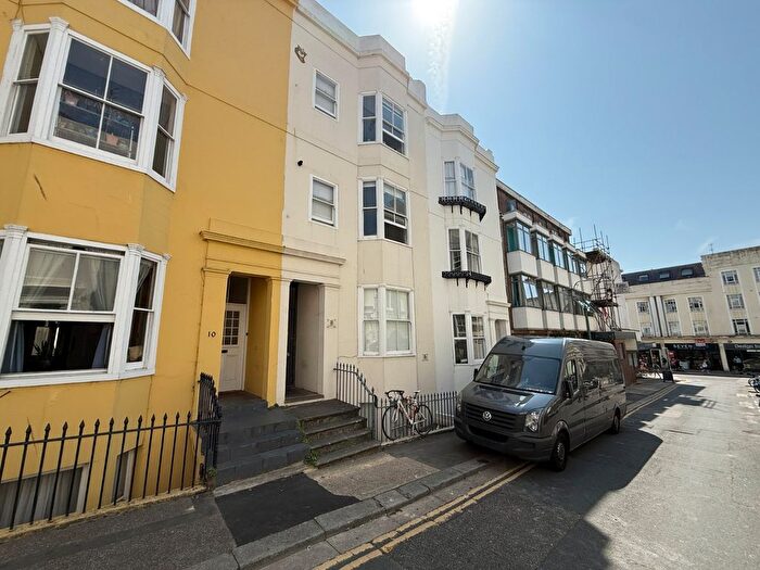 3 Bedroom Flat To Rent In Lansdowne Street, Hove, BN3