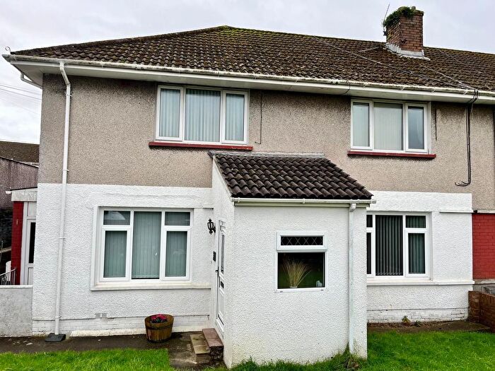 2 Bedroom Flat For Sale In Lower Llansantffraid, Sarn, Bridgend, Bridgend County., CF32