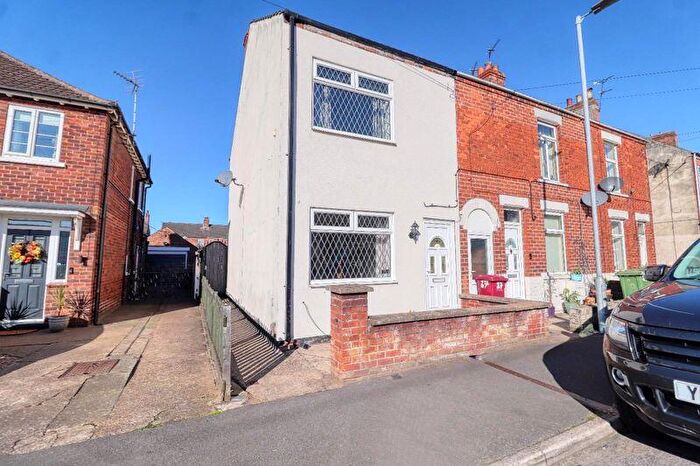 2 Bedroom Terraced House For Sale In Alexandra Road, Scunthorpe, DN16