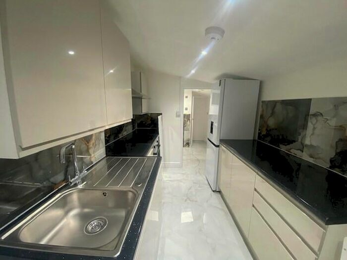 Flat To Rent In The Green, Sidcup, DA14