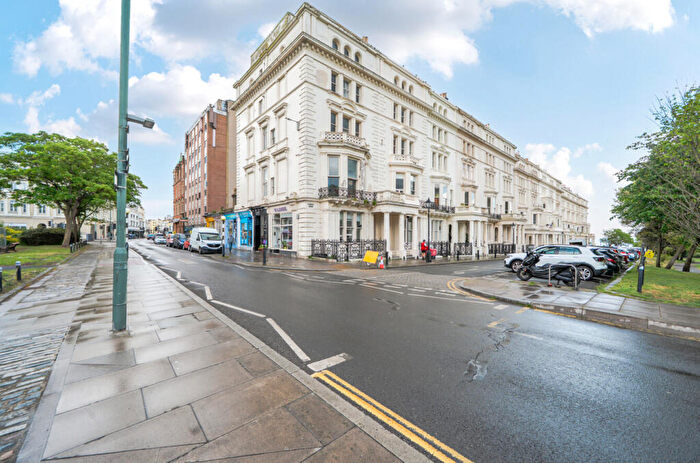 3 Bedroom Flat For Sale In Palmeira Square, Hove, BN3