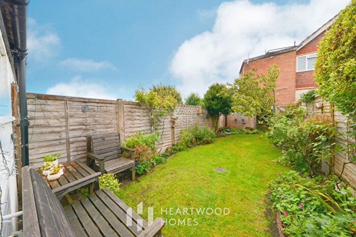 3 Bedroom Terraced House For Sale In Camp View Road, St. Albans, AL1