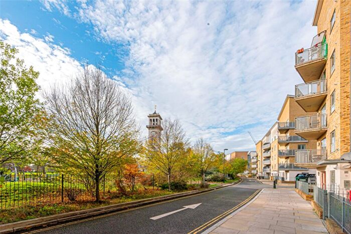 2 Bedroom Apartment For Sale In Clock View Crescent, London, N7